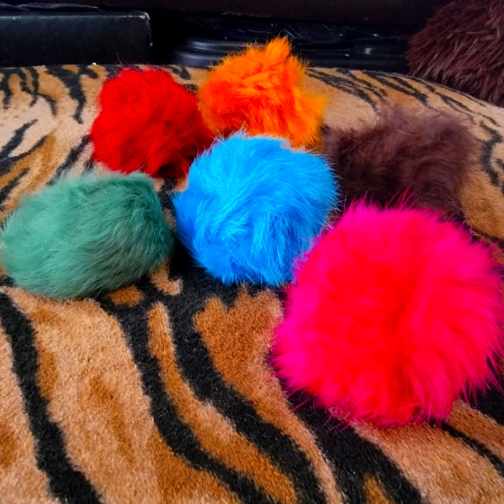 Cat Kitten TOY Colorful Fur Balls 6 Pack Various Colors